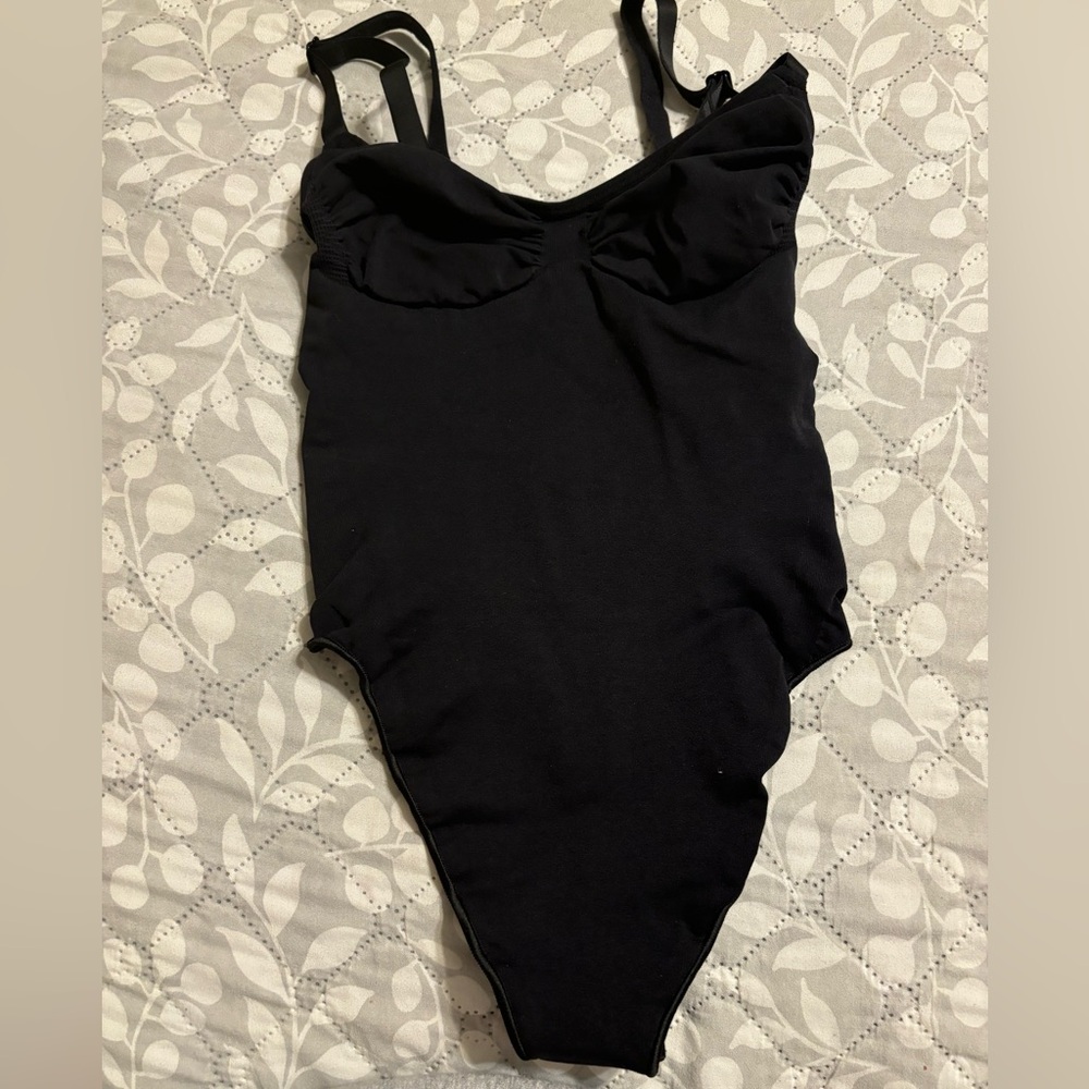 Skims Seamless Sculpt Thong Bodysuit in Onyx NWOT - Picture 3 of 5